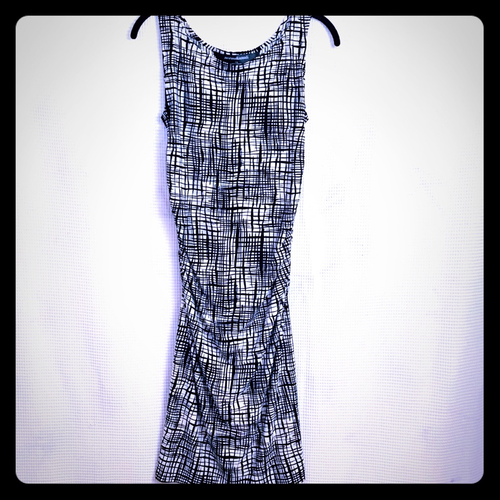 Norma Kamali Sleeveless Dress. Bk/Wh Abstract.